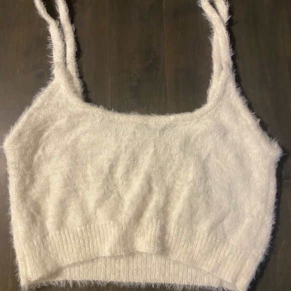 Garage Cozy White Fuzzy Top - Picture 4 of 4